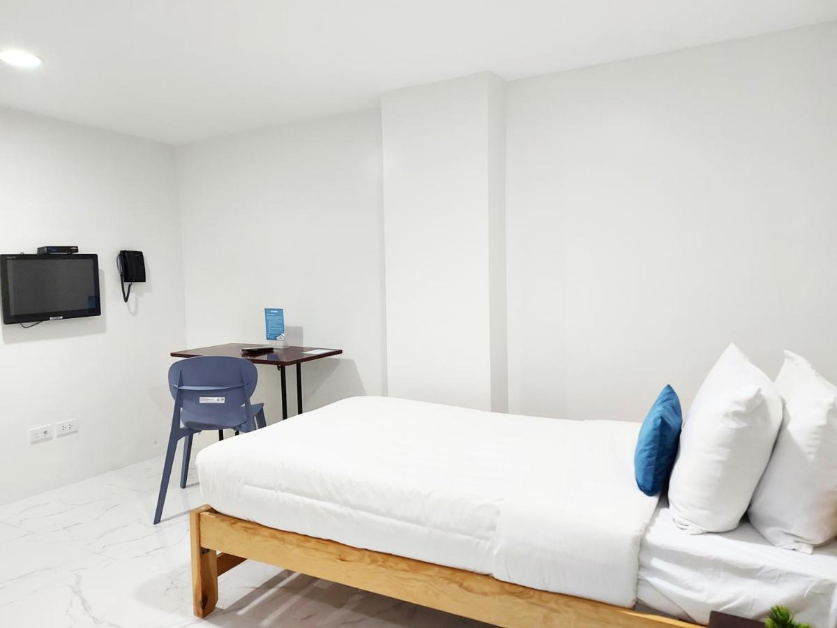 Airobedz Mckinley - Near Sm Aura Hotel Manila Ngoại thất bức ảnh
