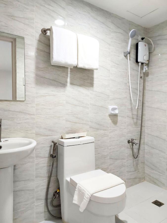 Airobedz Mckinley - Near Sm Aura Hotel Manila Ngoại thất bức ảnh